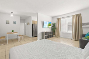 Beachside Apt Miami 4 Guests